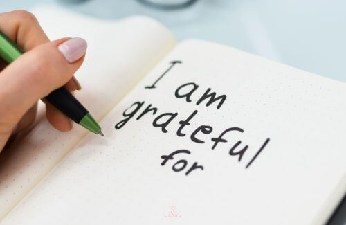 Picture of keeping a gratitude journal